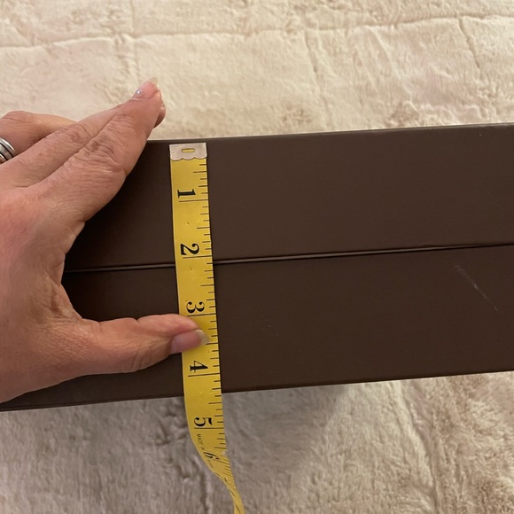 Auth Louis Vuitton Large Box - Picture 9 of 11
